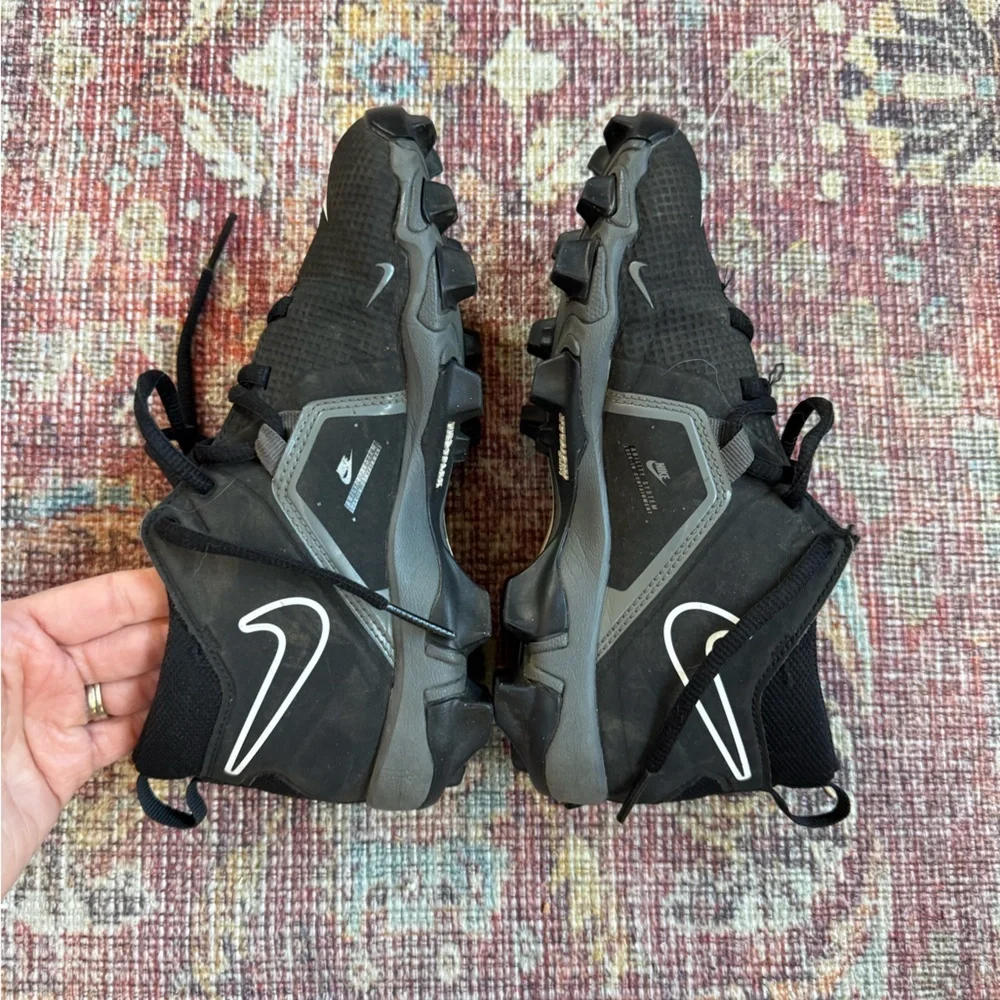Nike Alpha Youth 4 Black Grey Football Cleats